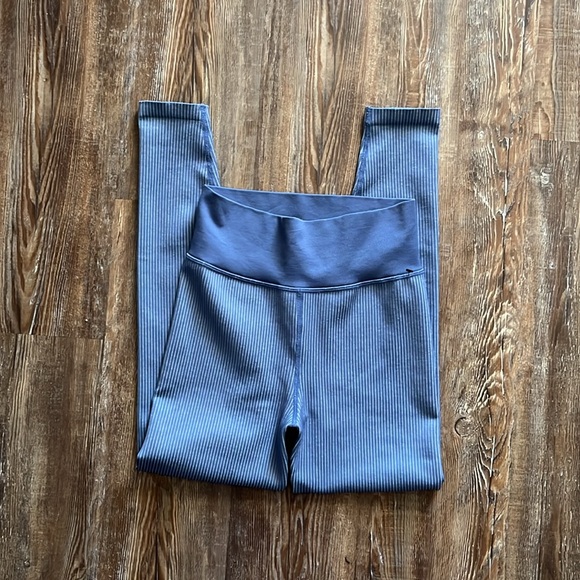 Offline by Aerie 7/8 Hi Rise Blue Ribbed Seamless High Rise Athletic Leggings - Picture 7 of 8